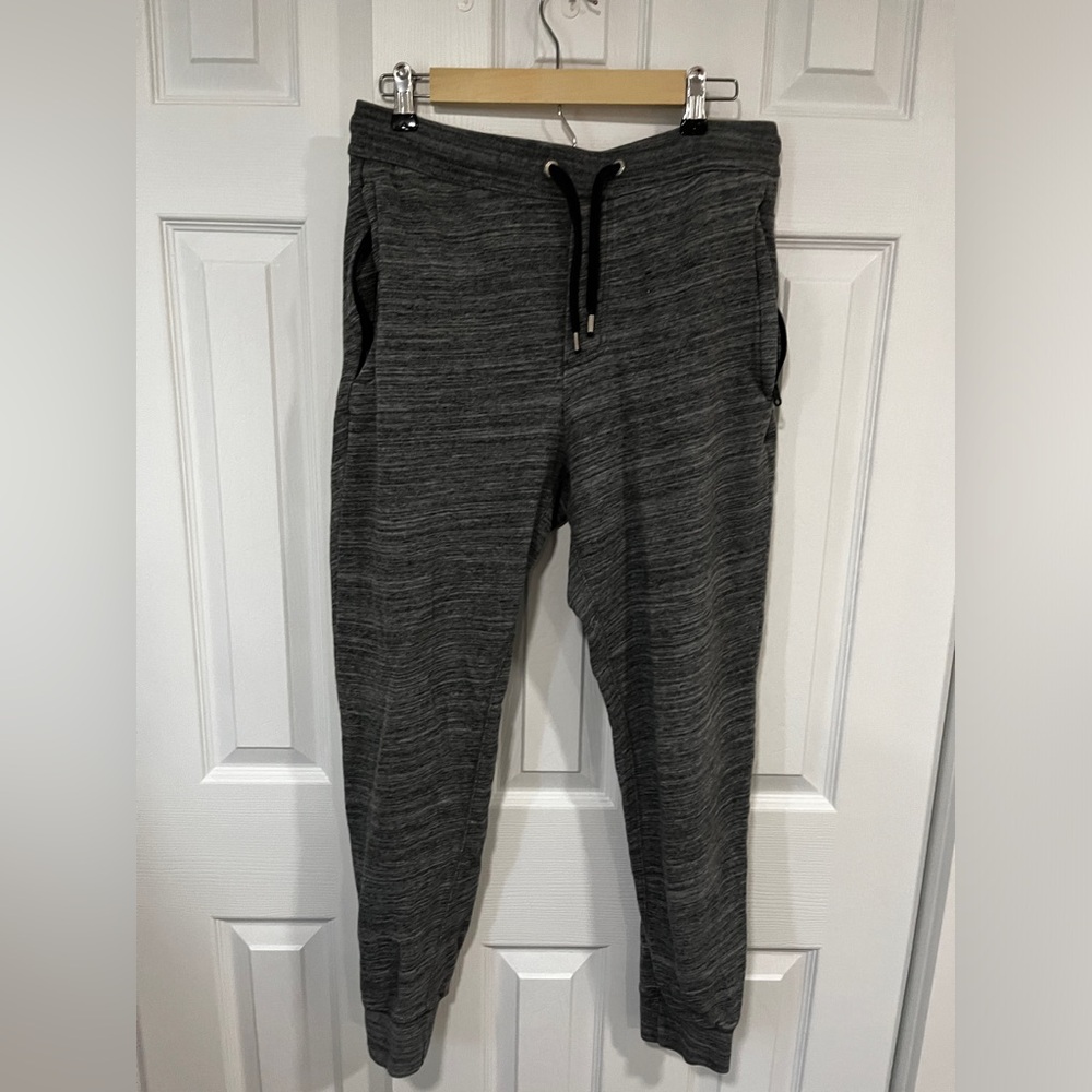 American Eagle size M slim sweatpants fair condition. Low price.